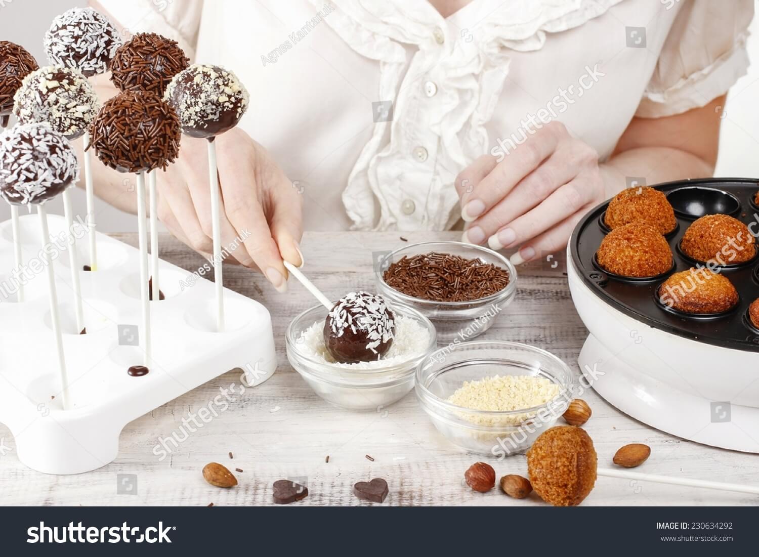 Delicious cake pops at home